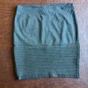 Premise Studio skirt in a Heather gray